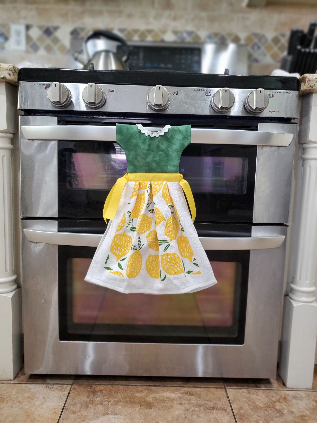 Easy Hanging Kitchen Towel Pattern - Sew Crafty Me