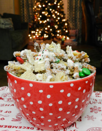 Christmas Peppermint Chex Mix